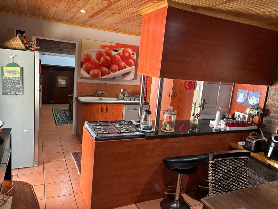 7 Bedroom Property for Sale in Heather Park Western Cape